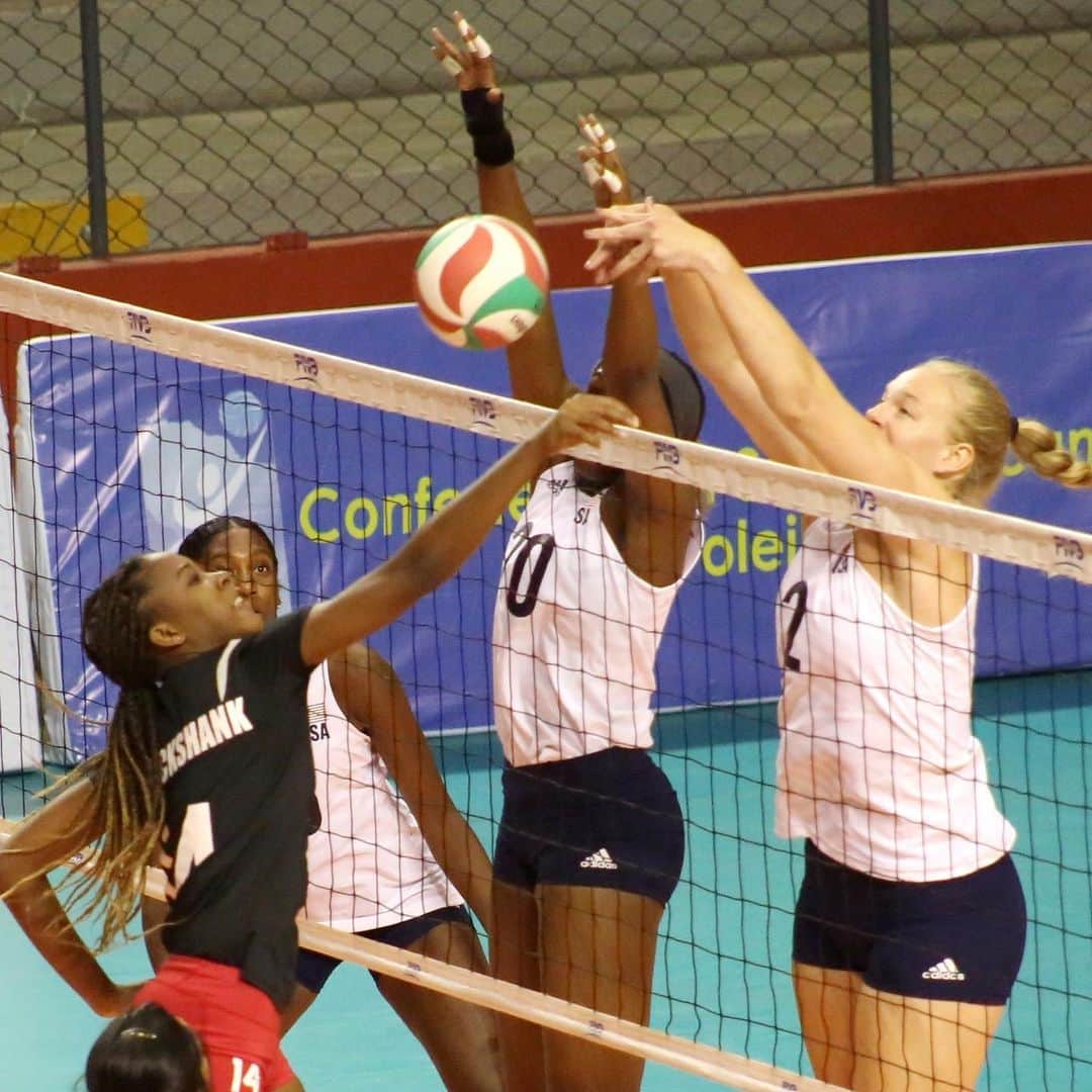 USA Volleyballさんのインスタグラム写真 - (USA VolleyballInstagram)「@usavwnt started seven players making their international tournament debuts with four still college, and the result was a sweep of Trinidad & Tobago with the Americans converting 63 percent of their attacks to improve to 2-0 at the Pan Am Cup. Visit usavolleyball.org for match recap.」7月8日 11時54分 - usavolleyball