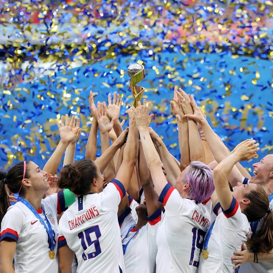 TIME Magazineさんのインスタグラム写真 - (TIME MagazineInstagram)「Sunday's World Cup title win was a record-breaking victory for the elite athletes of @uwsnt, who made headlines both for their commanding play and their push for equal pay. Team USA's July 7 win against the Netherlands, at 2-0, marked the first time a women’s team has won four World Cup titles. Neither team scored in the first half—largely due to Dutch goalkeeper @sarivveenendaal, as the Netherlands vied for its first World Cup title—but the U.S. gained momentum in the second half. Co-captain @mrapinoe made the first goal in the 62-minute mark. Midfielder @lavellerose then brought the U.S. to its 2-0 victory. Rapinoe’s goal won her the Golden Boot (top goal-scorer) and Golden Ball (most valuable player) honors. Van Veenedaal’s hard work earned her the Golden Glove award, as the tournament's top goalkeeper. Read more about these #champions at the link in bio. Photographs by Gwendoline Le Goff—@reuters, @elsagarrison—@gettyimages, @lucynic—@reuters」7月8日 3時14分 - time