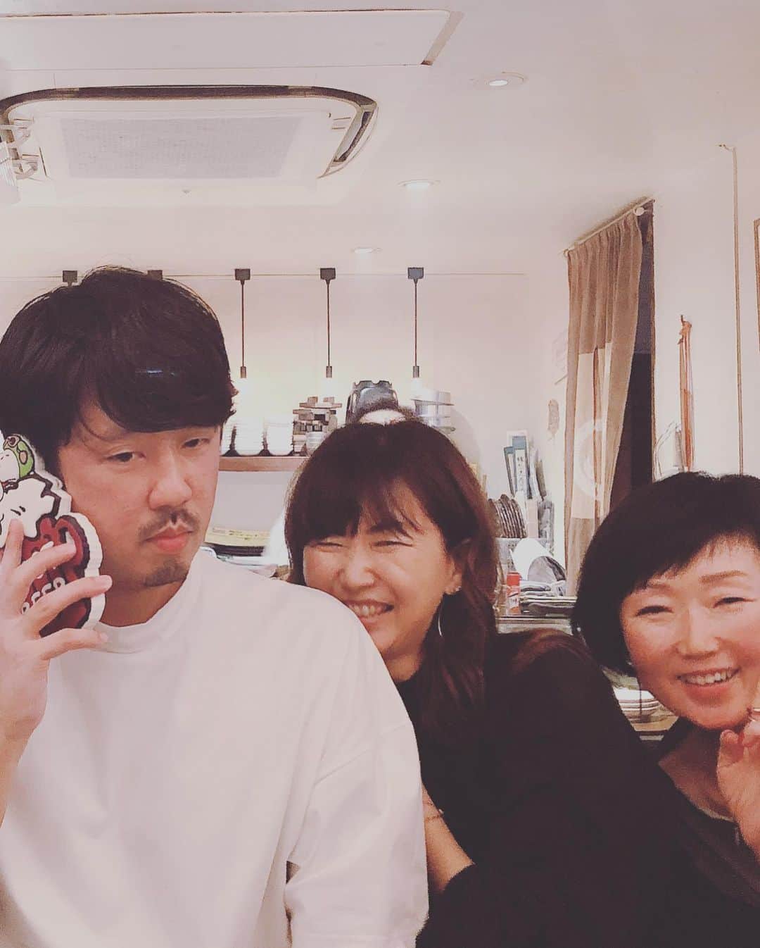 阿部洋子さんのインスタグラム写真 - (阿部洋子Instagram)「👏🏻✨👏🏻✨👏🏻✨👏🏻✨👏🏻✨ 祐パイセンオメ!!!!! #task60 #還暦  懐かしいみんなと再会からの二次会！」7月8日 3時10分 - hirocoring