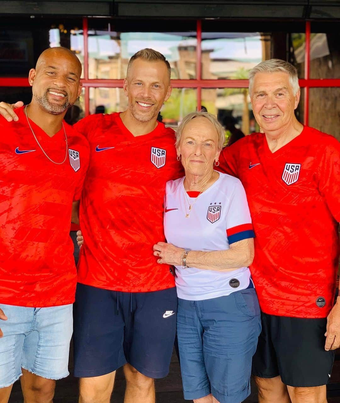 ショウン・トンプソンさんのインスタグラム写真 - (ショウン・トンプソンInstagram)「Last minute family trip to Vegas to see the 🇺🇸Women’s World Cup final! 🏟  #worldcup #sundayvibes #sunday #soccer」7月8日 3時24分 - shaunt