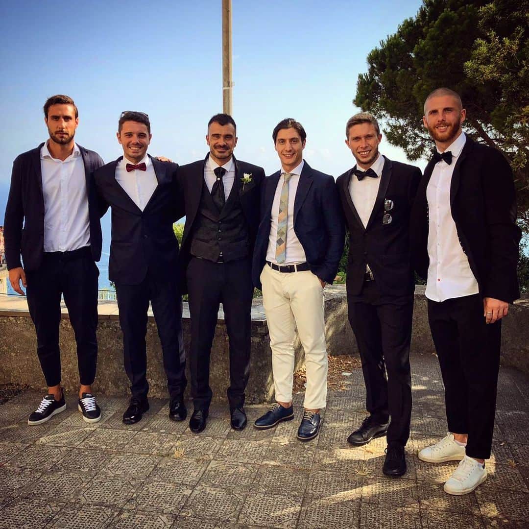 ジャニス・キャバニャのインスタグラム：「Buona fortuna, in primis alla Iena e poi a tutti noi per un futuro importante! Spero di rivedervi presto Compagni di Viaggio! 🍀⚽️🤞🏻 #wedding #weddingday #iena #regia #summer」