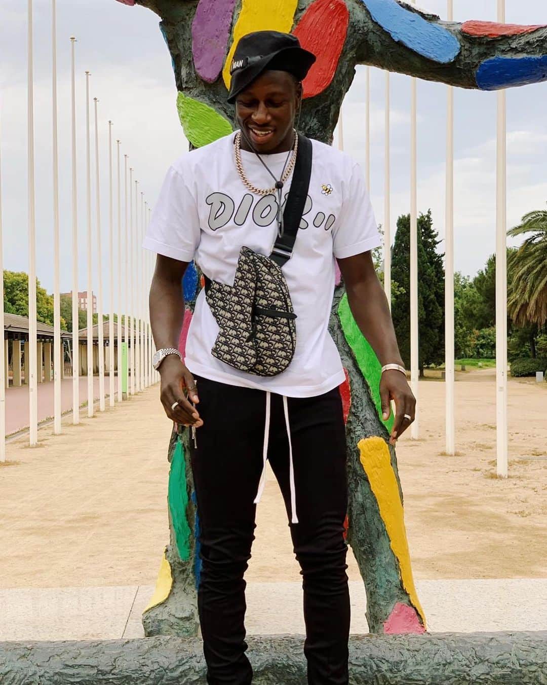 バンジャマン・メンディのインスタグラム：「Barcelona ❤️🧡💛💙💚💜」