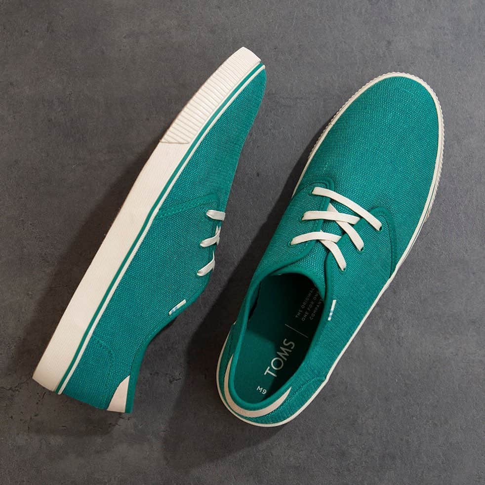 トムズシューズのインスタグラム：「Everything a summer shoe should be (and nothing it shouldn’t).」