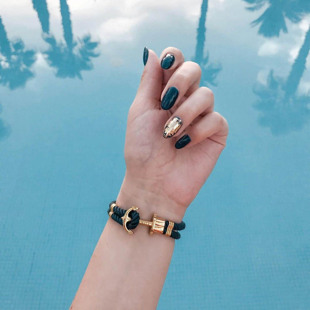 PAUL HEWITTさんのインスタグラム写真 - (PAUL HEWITTInstagram)「Tropical state of mind! 🌴🌊⚓️ (photo @lolitamas) #getAnchored #paul hewitt #phrep __ #anchorbracelet #womensbracelet #palmtrees #pool #tropical #vacay #instavacay #vacation #placetobe #palms #sun」7月8日 3時57分 - paul_hewitt