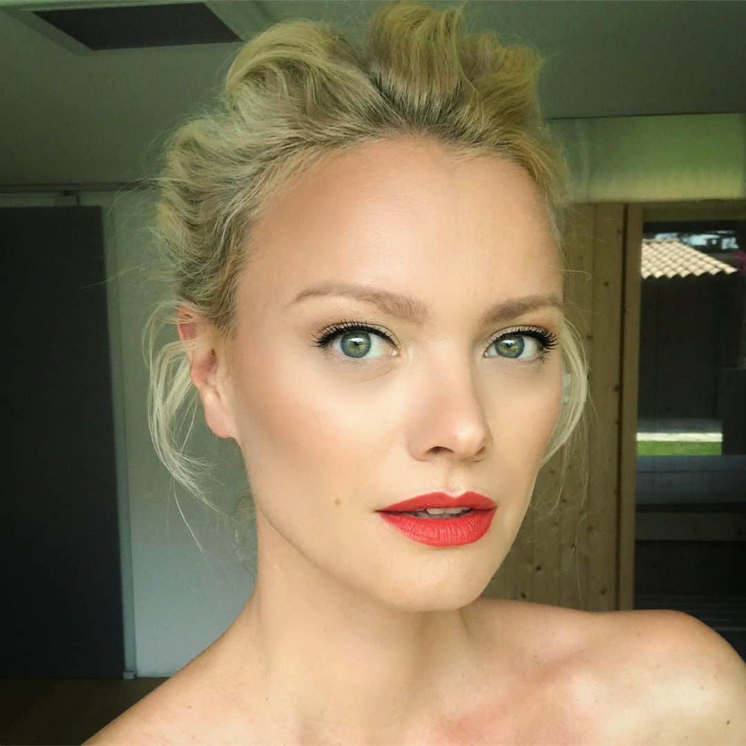 フランツィスカ・クヌッペさんのインスタグラム写真 - (フランツィスカ・クヌッペInstagram)「I am so blessed to work with these talented and professional people for @austriasnexttopmodel ❤️💋✨🙌🏻 ... like @makeupbykellymcclain who is doing my make up for the show. 😘  #antm2019 #antmgoescotedazur #itstimetobefamous #austriasnexttopmodel #antm19 #franziXantm2019 #saschaXantm2019 #austriasnexttopmodelgoescotedazur #cotedazur ᵂᴱᴿᴮᵁᴺᴳ ᵂᴱᴳᴱᴺ ᴺᴬᴹᴱᴺˢ/ᴹᴬᴿᴷᴱᴺᴺᴱᴺᴺᵁᴺᴳ」7月8日 4時09分 - franziskaknuppe