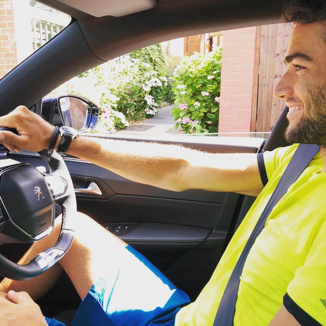マッテオ・ベレッティーニさんのインスタグラム写真 - (マッテオ・ベレッティーニInstagram)「Proud to join the #Peugeot Ambassador team. Enjoyed driving the new #Peugeot508swgt through sunny London 🚘☀️ @peugeotitalia  #wimby #drivenbypassion #nextishere #ad」7月8日 4時10分 - matberrettini