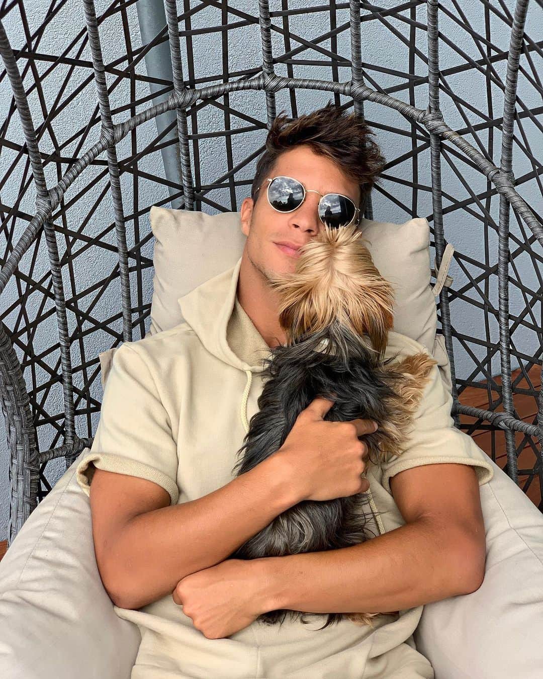 オリベル・トーレスのインスタグラム：「🐶 😎」