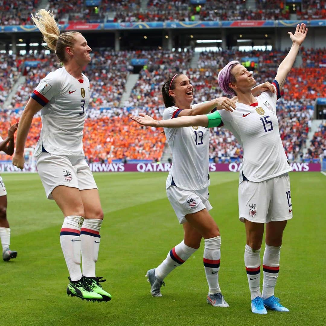 ニューヨーク・タイムズさんのインスタグラム写真 - (ニューヨーク・タイムズInstagram)「The U.S. women’s soccer team claimed its 4th Women’s World Cup title, beating the Netherlands, 2-0, to repeat as world champions. Here, @sammymewyy and @alexmorgan13 celebrated with Megan Rapinoe after she scored @USWNT's first goal on Sunday. @mrapinoe won the Golden Boot as the top scorer as well as the Golden Ball as the #WorldCup tournament’s outstanding player. @lavellerose scored the second goal for #USWNT. Click the link in our bio to read more. Photo: Reuters/Denis Balibouse」7月8日 4時53分 - nytimes