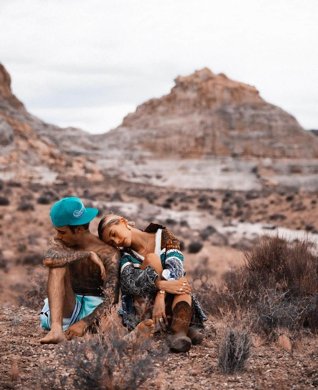 ハイレイ・ロード・ボールドウィンさんのインスタグラム写真 - (ハイレイ・ロード・ボールドウィンInstagram)「1 year ago I said yes to being your best friend for life, and today I have never loved you more.. life gets more beautiful everyday because of you, my heart belongs to you forever.  Here’s to learning and growing together.. ❤️🥂」7月8日 5時48分 - haileybieber