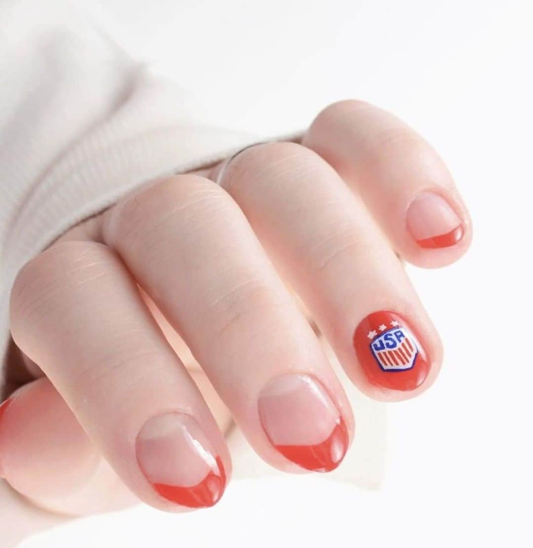 OPIさんのインスタグラム写真 - (OPIInstagram)「🏆Congratulations to the @uswnt for winning the World Cup ⚽! Did you watch the match this morning? @megtannahill showed her support with this #nailart ⁠ ⁠ #OPI shades: #CajunShrimp #TileArtToWarmYourHeart #AlpineSnow⁠ ⁠ #usa #worldcup #soccer #naildesign #sports #goal #notd」7月8日 6時10分 - opi