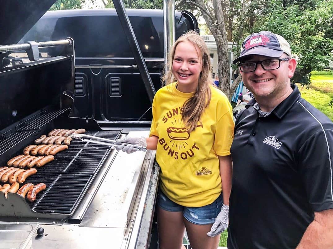 ジョンソンヴィルのインスタグラム：「We took a break from our normal festival routine to crash cookouts throughout the Midwest. The #BigTasteGrill took on a family reunion, Fourth of July party, VA Hospital fundraiser and three little league and football tournaments – and that was just in #Illinois. Next up? #Iowa! #CrashingCookouts」