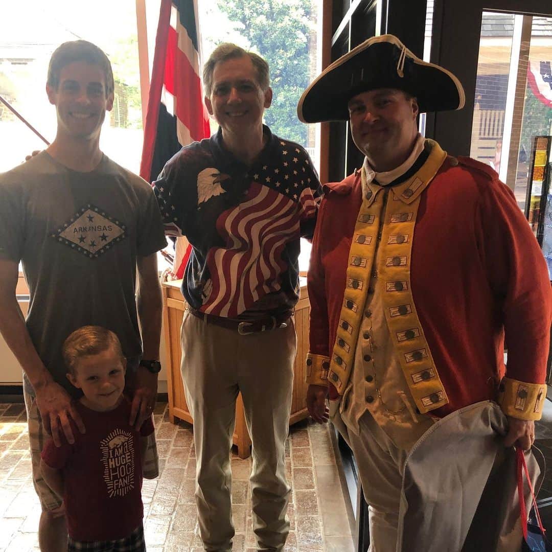 デリック・ディラードさんのインスタグラム写真 - (デリック・ディラードInstagram)「Enjoyed celebrating the long 4th of July weekend with the fam in Little Rock! #fourthofjuly #merica #1776 #arkansas #usa #baseball #arkansastravelers」7月8日 6時17分 - derickdillard