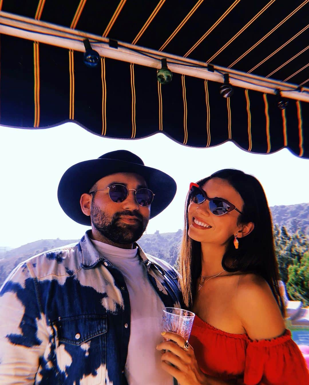 ヴィクトリア・ジャスティスさんのインスタグラム写真 - (ヴィクトリア・ジャスティスInstagram)「Had the most fun @bonniemckee ‘s 6th of July pool party w/ my OG (we go all the way back to pre-k y’all) @tatianaparis ❤️! I just wish the view could’ve been a little better 🤷🏻‍♀️;). Thanks for having us Bonnie, you da besttt xx 💋」7月8日 6時24分 - victoriajustice