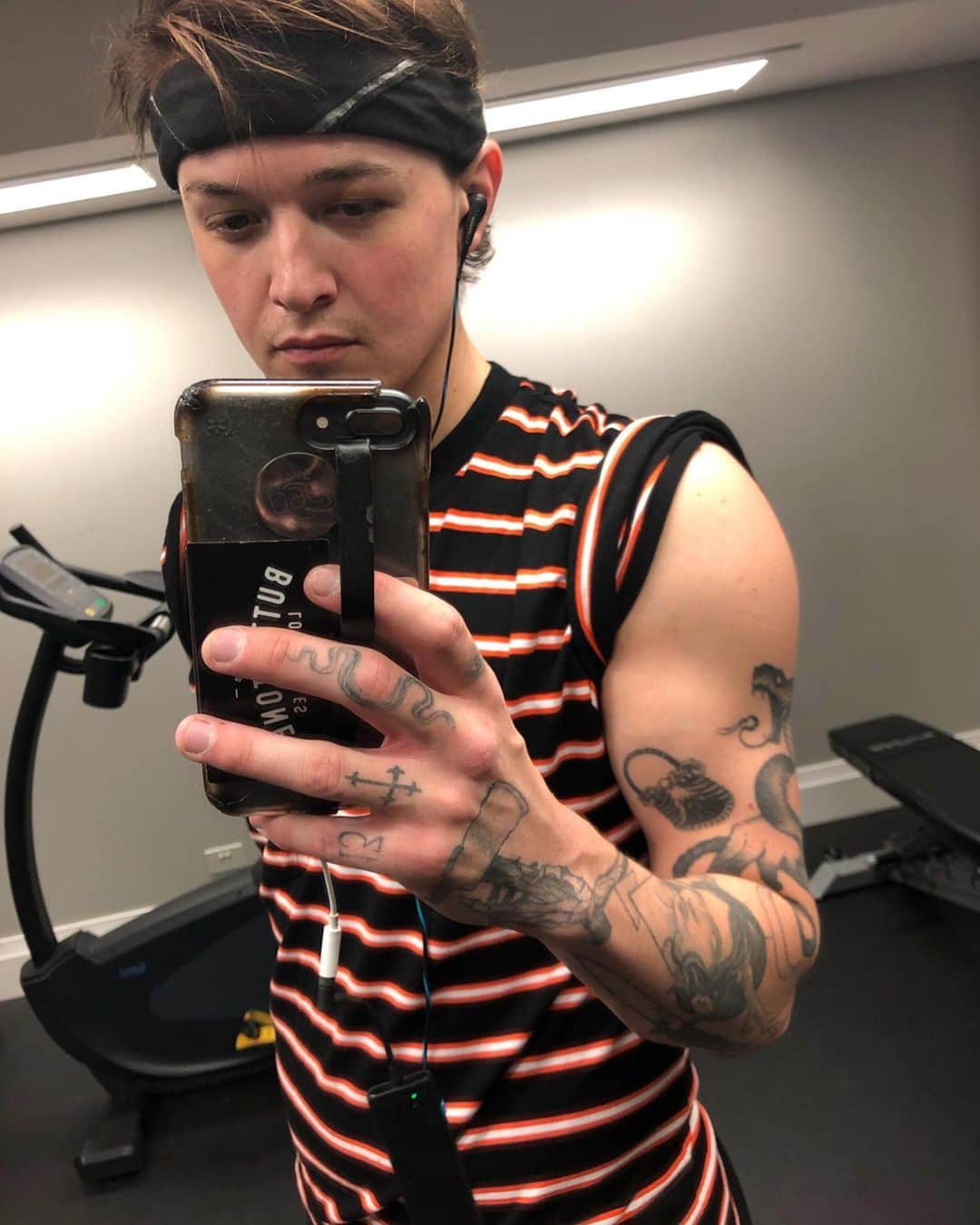 Ghastlyのインスタグラム：「SWOL IS TEH GOAL SIZE IS TEH PRIZE even tho I am doomed to be small byoi」