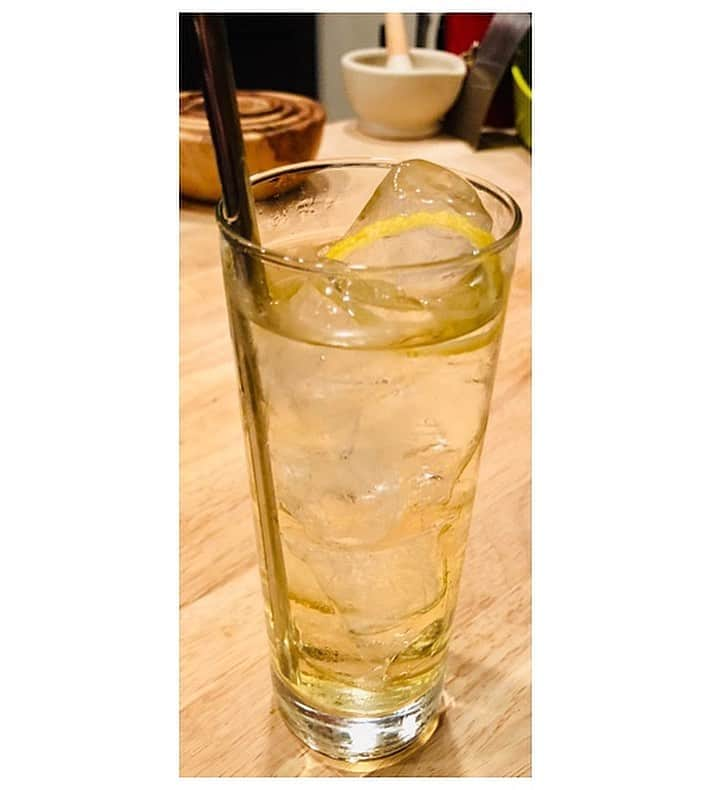 レイチェル・レイさんのインスタグラム写真 - (レイチェル・レイInstagram)「Celebrating @uswnt #womenssoccer #womensworldcup from a far 🇺🇸🏆⚽️ @johncusimano shook up a new #cocktail “The French Cup” (vodka, Lillet Blanc, St Germain Elderflower liquor, dash lime bitters, lemon twist splash of soda) to go w Capellini al Caviale — butter, minced shallots, vodka, lemon zest, cream, salt, white pepper, lemon juice, caviar + dill...getting fancy for #TeamUSA」7月8日 12時18分 - rachaelray