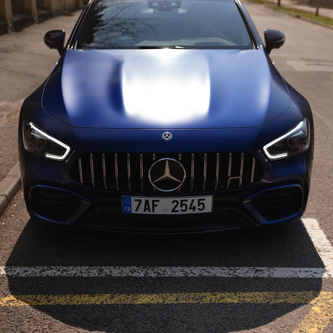 メルセデス・ベンツさんのインスタグラム写真 - (メルセデス・ベンツInstagram)「Pure power inside. 🔥 📸: @ranier_fernandez_photography for #MBsocialcar [Mercedes-AMG GT 63 S 4MATIC+ 4-Türer Coupé | Kraftstoffverbrauch kombiniert: 11,3 l/100 km | CO₂-Emissionen kombiniert: 257 g/km | mb4.me/nefz] . #Mercedes #MercedesAMG #AMG #amazingcar #carsofinstagram #InstaCar #DrivingPerformance #AMG #GT #GT63S」7月8日 6時55分 - mercedesbenz