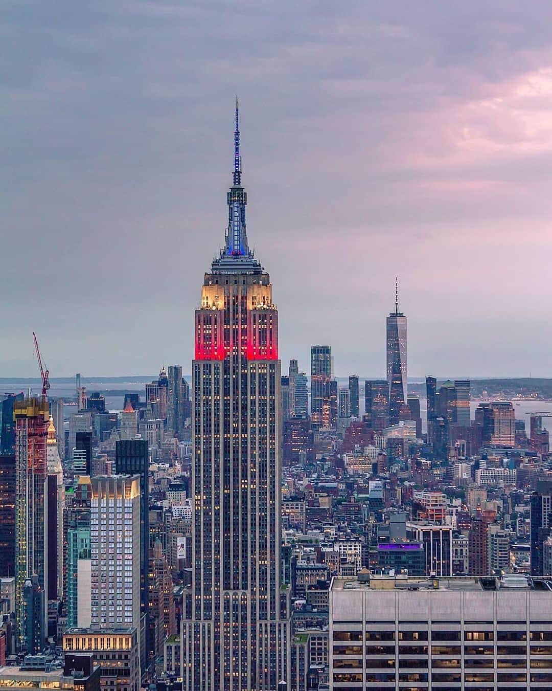 Empire State Buildingさんのインスタグラム写真 - (Empire State BuildingInstagram)「CHAMPIONS! Congratulations to the @uswnt for their 2019 World Championship! ⚽️ We’re proudly shining in red, white & blue tonight to celebrate! 🙌 . 📷: @everydayimshuttering #EmpireStateBuilding」7月8日 7時10分 - empirestatebldg
