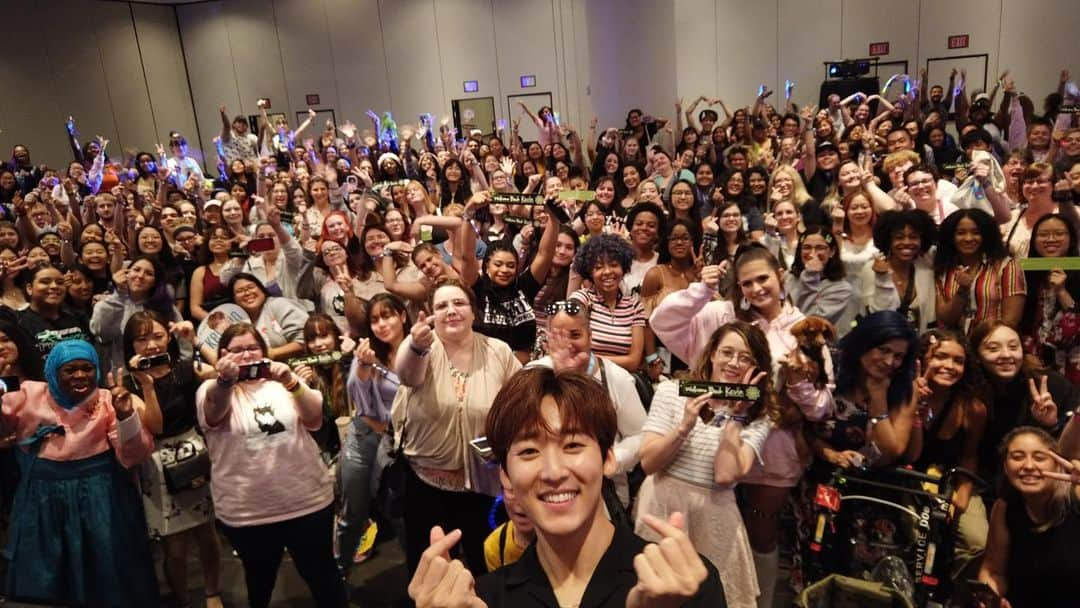 ケビン さんのインスタグラム写真 - (ケビン Instagram)「YOU GUYS ARE ❤️ Thank you to every single beautiful soul that came out to my M&G today!  LOVE YOU SO MUCH😘 Who’s excited for tonight’s concert?  @kconusa  #KCON19NY  #KLOVERS #KEVINWOO」7月8日 7時11分 - kevinwoo_official