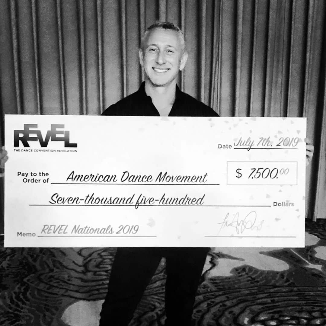 アダム・シャンクマンさんのインスタグラム写真 - (アダム・シャンクマンInstagram)「Many many thanks to @reveldanceconvention for your kindness and generosity! This money to the @americandancemovement will go straight to kids in underserved communities to provide access to dance and arts education. Building kids confidence, sense of community, respect and well being in a woefully challenging environment for the arts. Every penny is a blessing!  Now get ready for @mattsteffanina #nationaldanceday routine video to drop on @youtube #july9! And remember, #nationaldanceday has moved to Sept 21 so there’s plenty of time to learn the routine and make a video to post! Be a part of the movement!」7月8日 7時05分 - adamshankman