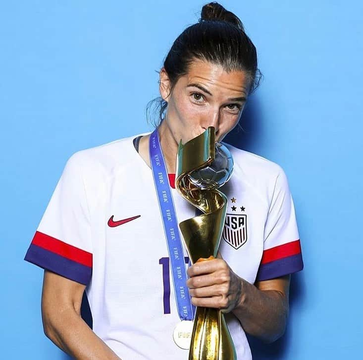 ダナイ・ガルシアさんのインスタグラム写真 - (ダナイ・ガルシアInstagram)「The U.S women national team just won the World Cup, defending their crown for the 4th time! #rockstars 💓🍃 Congratulations 🎊 #uswnt  Meet your 2019 champions. 💓🔥🍃🌍 These women rocked my world so big today. 👑#queen #equalpay #women  Here’s to the crazy ones, the misfits, the rebels, the troublemakers, the round pegs in the square holes… the ones who see things differently — they’re not fond of rules… You can quote them, disagree with them, glorify or vilify them, but the only thing you can’t do is ignore them because they change things… they push the human race forward, and while some may see them as the crazy ones, we see genius, because the ones who are crazy enough to think that they can change the world, are the ones who do.  #fifa19 #women #soccer #theweeknd #sundayfunday #superheroes #ladies #champions #growth #thefaces #world #graciasportanto #worldcup  Never forget the magic」7月8日 7時47分 - danaygarcia1