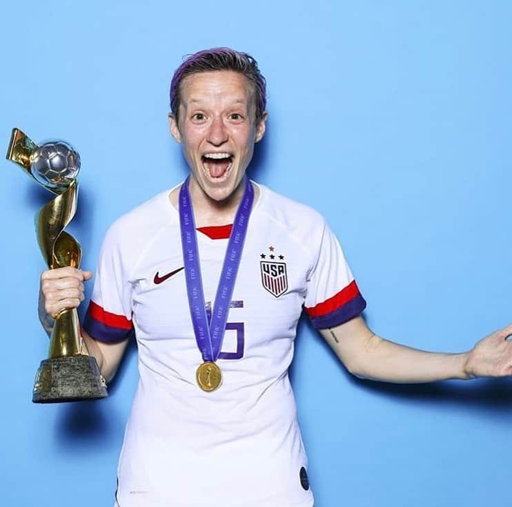 ダナイ・ガルシアさんのインスタグラム写真 - (ダナイ・ガルシアInstagram)「The U.S women national team just won the World Cup, defending their crown for the 4th time! #rockstars 💓🍃 Congratulations 🎊 #uswnt  Meet your 2019 champions. 💓🔥🍃🌍 These women rocked my world so big today. 👑#queen #equalpay #women  Here’s to the crazy ones, the misfits, the rebels, the troublemakers, the round pegs in the square holes… the ones who see things differently — they’re not fond of rules… You can quote them, disagree with them, glorify or vilify them, but the only thing you can’t do is ignore them because they change things… they push the human race forward, and while some may see them as the crazy ones, we see genius, because the ones who are crazy enough to think that they can change the world, are the ones who do.  #fifa19 #women #soccer #theweeknd #sundayfunday #superheroes #ladies #champions #growth #thefaces #world #graciasportanto #worldcup  Never forget the magic」7月8日 7時47分 - danaygarcia1