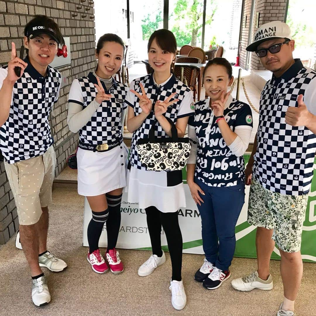 三枝こころさんのインスタグラム写真 - (三枝こころInstagram)「ringolfオープン🍏⛳️太平洋クラブ宝塚会場。 初めてゴルピアの3人が揃いました。 お初のYUさん(笑) いつかこの3人とラウンドしてみたいです。 笑いっぱなしのゴルフになりそう😆 この日は100切り応援ということで、3人がスペシャルゲストで来てくれました✨ 関西の方はノリが本当に良くて、ハーフ終わったら沢山の方が新作ringolウェアに着替えて後半スタート😂 本当に嬉しかったです❤️ ボランティアしてくれていた女性から安産祈願も頂き、参加者の女性達からは産後アドバイス沢山頂きました👍 100切り達成した皆さんおめでとうございます㊗️ 次回の会場は瀬田ゴルフコース、私は会場へ行けないんですが…素晴らしいコースと聞いてます参加者の皆さん楽しんできて下さい☺️ #ゴルフ女子  #ゴルフ男子 #関西パワー #ゴルピア #YouTube #100切り応援 #太平洋クラブ宝塚コース  #ringolウェア #新作 #ゴルフウェア #コーディネート #ありがとうございました」7月8日 7時59分 - kokoro_golf