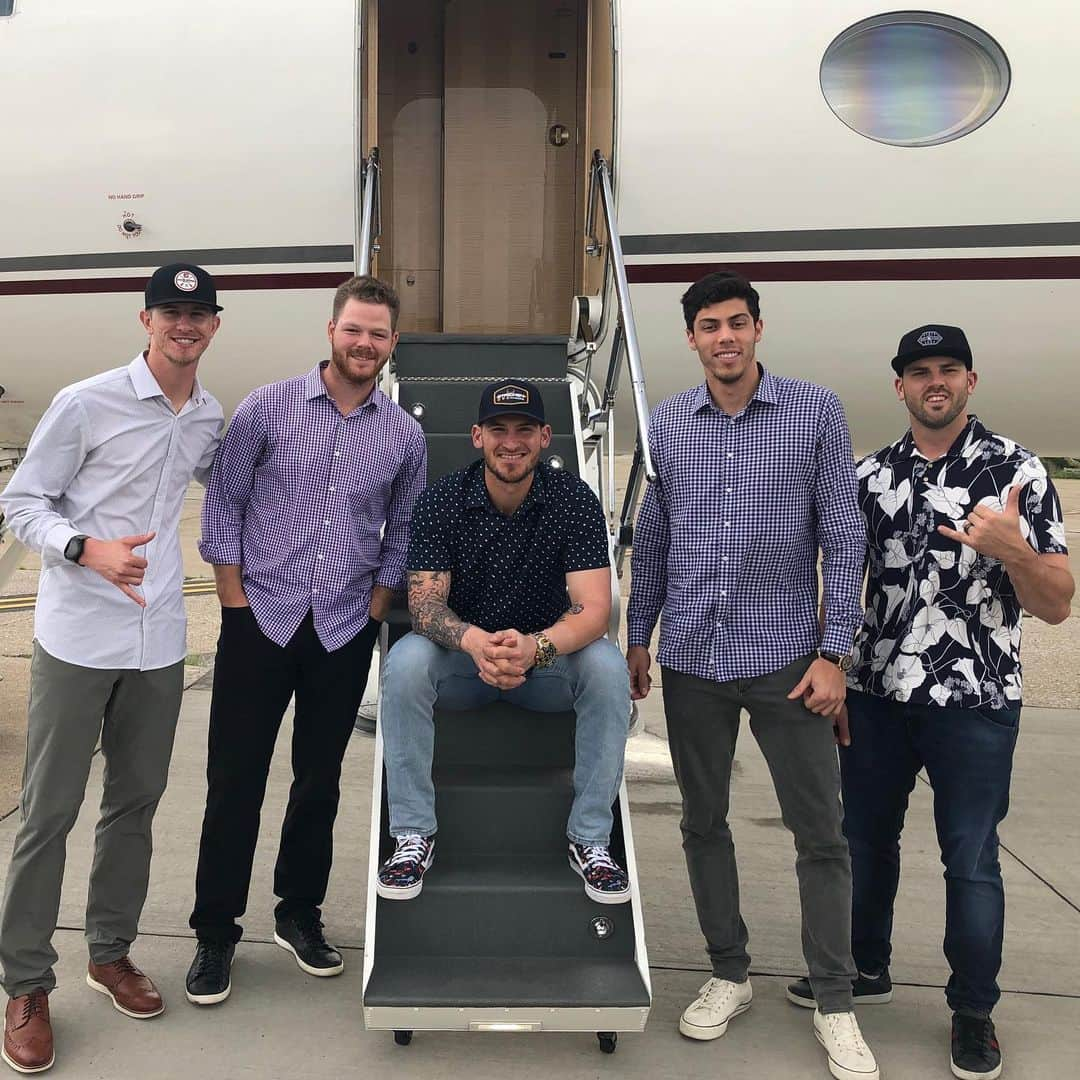 ミルウォーキー・ブルワーズさんのインスタグラム写真 - (ミルウォーキー・ブルワーズInstagram)「Next stop ✈️: Cleveland! ⭐️⭐️⭐️⭐️⭐️ #ASG #ThisIsMyCrew」7月8日 8時11分 - brewers