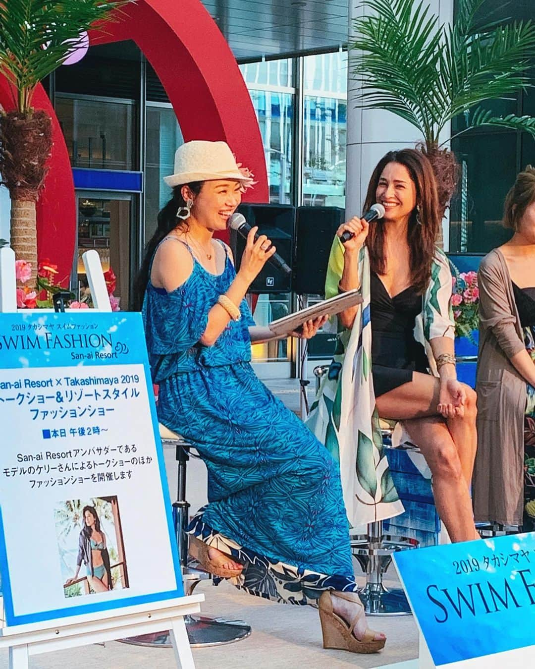 ケリーさんのインスタグラム写真 - (ケリーInstagram)「昨日、JR名古屋高島屋で行われた  San-ai Resort のイベントにお越し頂いた 皆様ありがとうございました🙏💙 ・ San-ai Resortのデザイナーさんの 廣重さんとリゾートの過ごし方や、旅や、 ファッションがテーマのトークショーでした🏖👙💓 ・ たくさんの方々が見に来て頂いたから とても暖かい、楽しいトークショーになりました☺️💓 ・ トークショーのあとにJR名古屋高島屋の10階へ 行って皆さんと一緒に写真を撮ったり、 私の大きなパネルにサインしました😍 ・ とても貴重な時間でした❣️ 本当にありがとうございます❤️😍🙏 ・ これから夏休みにリゾート地に 行かれる方は是非、San-ai Resortの 水着を着て夏を満喫してね☺️🏖❤️ ・ @sanai_resort  #sanai_resort #sanai_resort_ambassador #swimwear2019 #kellymisawa #大人リゾート #大人水着 #resort  #vacation #kellymisawa #hamaguchisisters #travel#resortwear#bikini」7月8日 8時09分 - kellymisawa