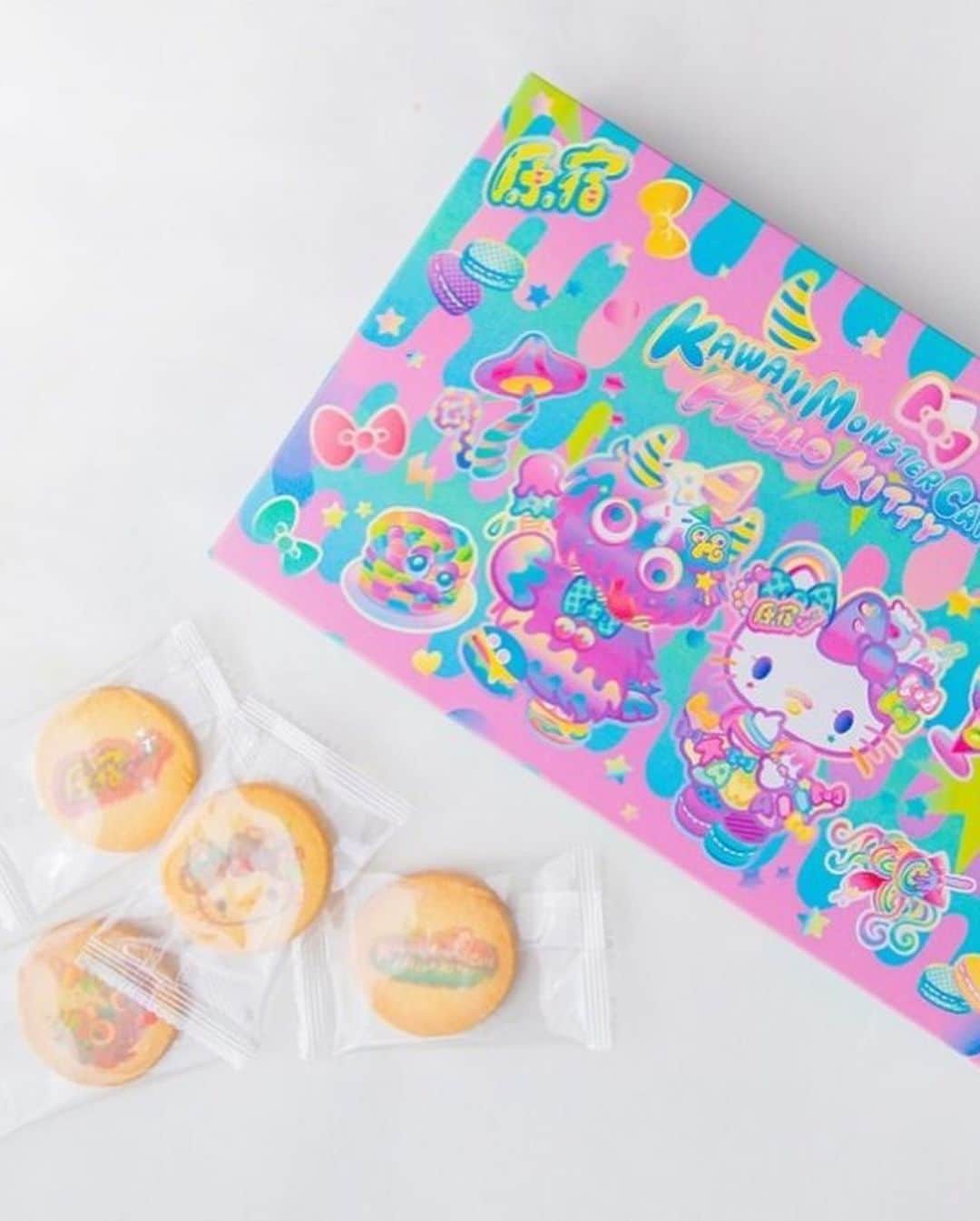 KAWAII MONSTER CAFEさんのインスタグラム写真 - (KAWAII MONSTER CAFEInstagram)「Hope you like our design for @hellokitty in KAWAII MONSTER CAFE Harajuku style🎀🌈 You can enjoy our collaboration from 12th July🥰 Only reservation accepted for special collaboration room😍」7月8日 8時47分 - kawaiimonstercafe