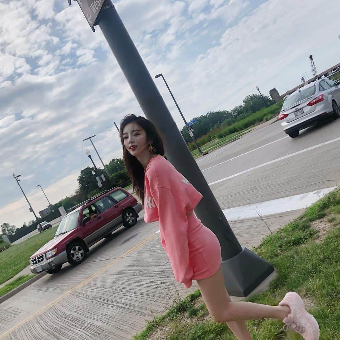 ziyooniさんのインスタグラム写真 - (ziyooniInstagram)「cleveland pink💕 #MLBKOREA #MLBCREW」7月8日 8時49分 - ziyooni