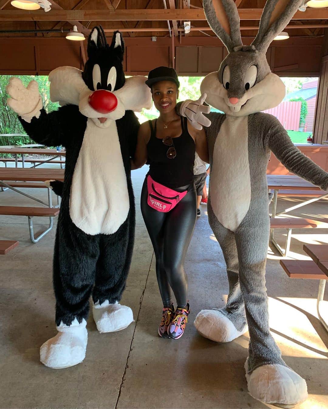 ジェニファー・ハドソンのインスタグラム：「I don’t know about u but I grew up on @looneytunes」