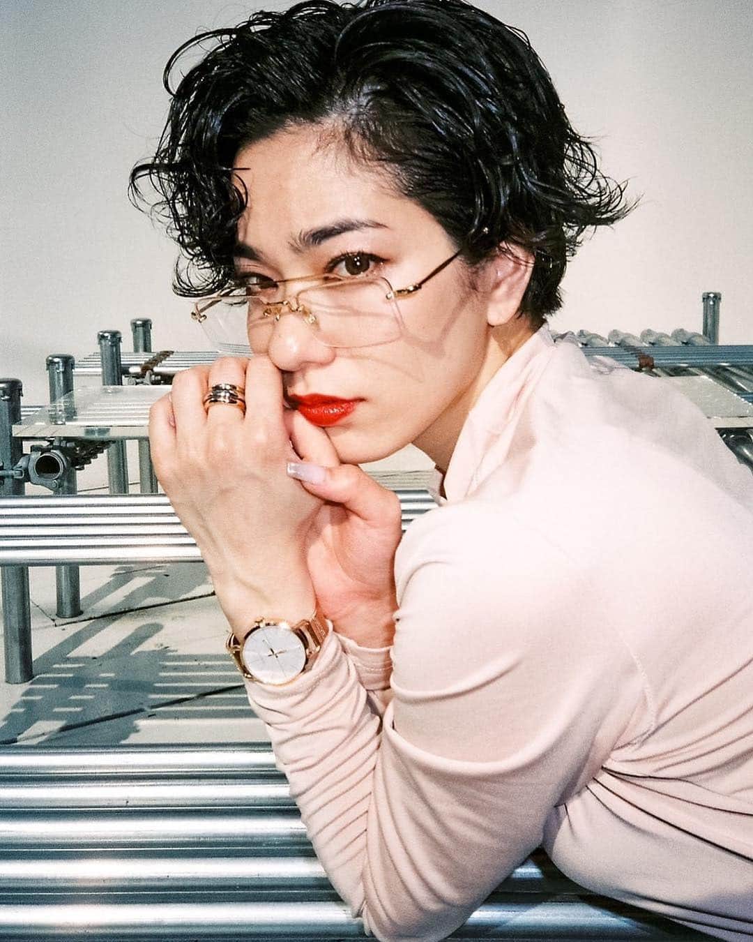 Calvin Kleinさんのインスタグラム写真 - (Calvin KleinInstagram)「When in #Tokyo 🗼 @unakinoco gets 📸-ready in our Even #watch and Groovy #rings. From the 2019 #CALVINKLEIN WATCHES + JEWELRY collection 📸: @supercupmatcha ⠀⠀⠀⠀⠀⠀⠀⠀ Tap to shop ⬆️」7月8日 9時22分 - calvinklein