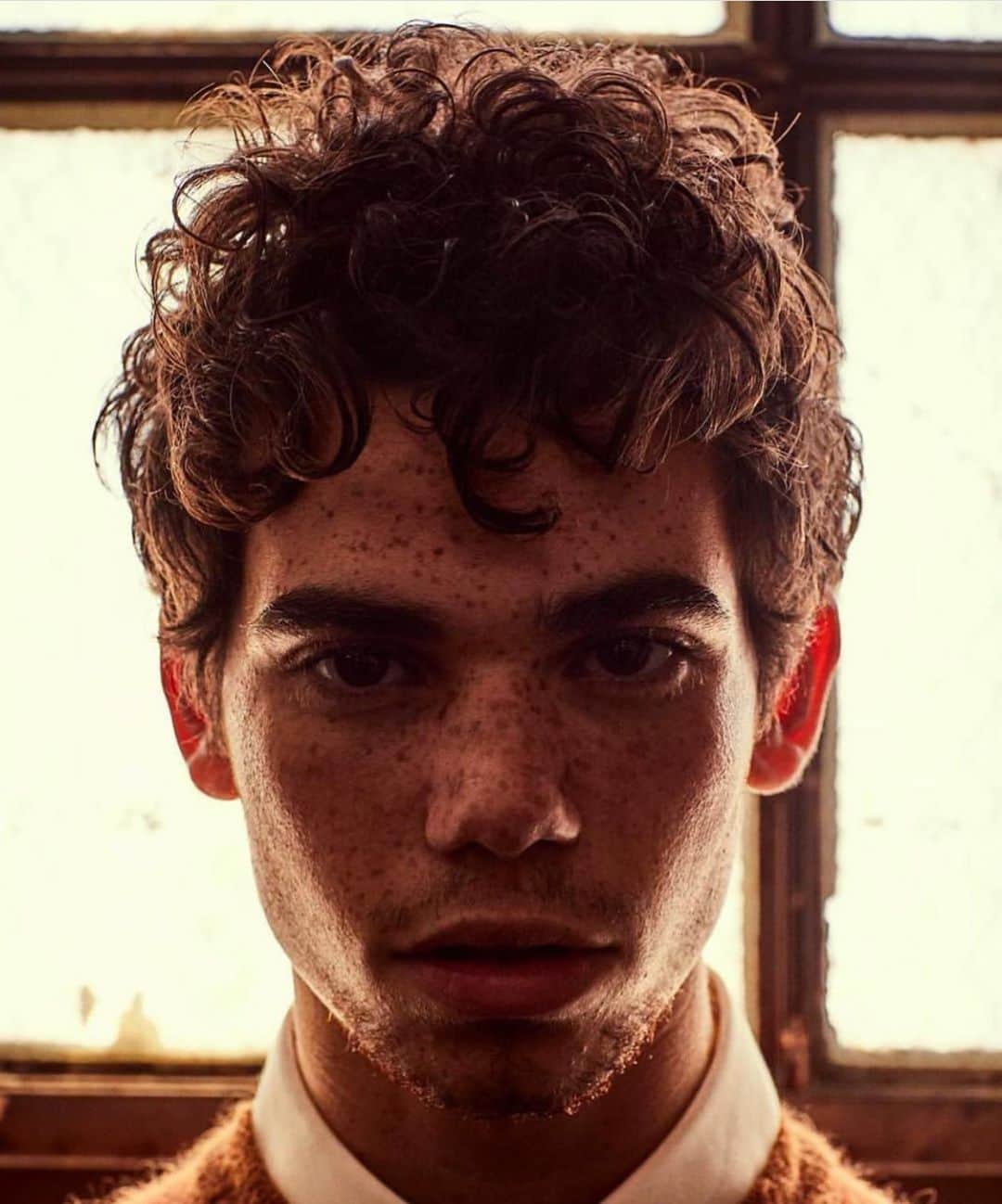 のインスタグラム：「Today I honor you, Cameron. I had only met you a few times, but your talent and kindness was admired by so many. Rest in peace, gone far too soon 🖤」