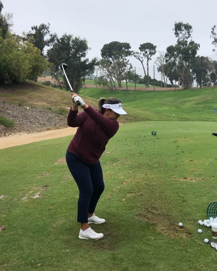 リセット・サラスのインスタグラム：「Taking this beaut on the road for 4 weeks 😍 #TeamSalas approved @gorms9 🙋🏽‍♀️🏌🏽‍♀️💪🏽」