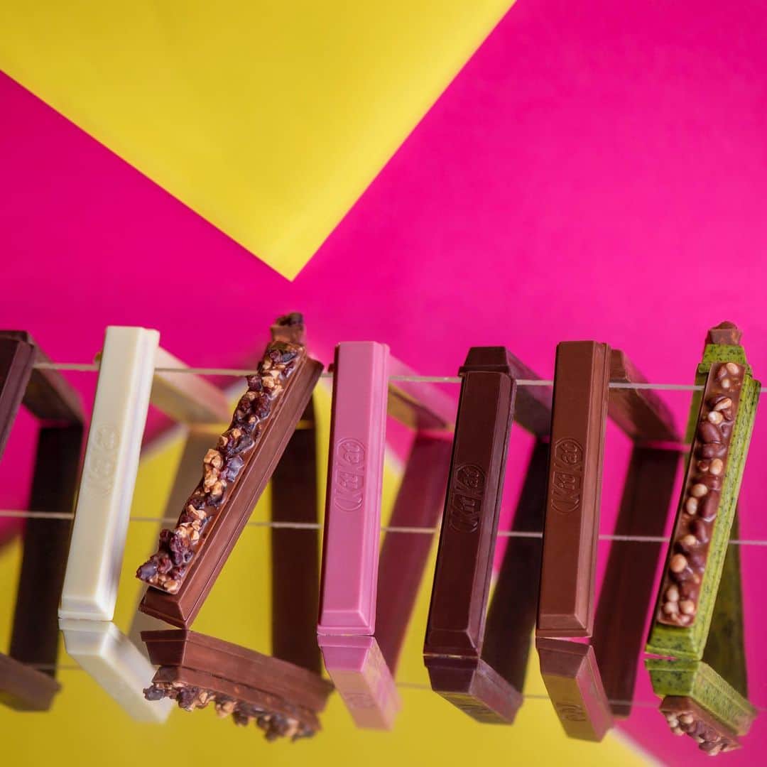 KITKAT Chocolatoryさんのインスタグラム写真 - (KITKAT ChocolatoryInstagram)「＼大切な人への贈り物にも💕／﻿ ﻿ “キットカット ショコラトリー”では、第四のチョコレートとして大人気のルビーチョコレートを使用した”サブリム ルビー”も取り扱っています🍫﻿ 大切な人への贈り物にも、喜んでいただけること間違いなし✨﻿ ﻿ #キットカット#キットカットショコラトリー#ショコラトリー#ルビー#ルビーチョコレート#抹茶#まっちゃ#おやつ#お菓子#スイーツ#チョコレート#チョコ#チョコレート好き#チョコレート好きな人と繋がりたい#チョコレート大好き﻿ #kitkat#haveabreak#chocolate#sweets#ruby#chocolatory#奇巧巧克力」7月8日 9時35分 - kitkat_japan_official