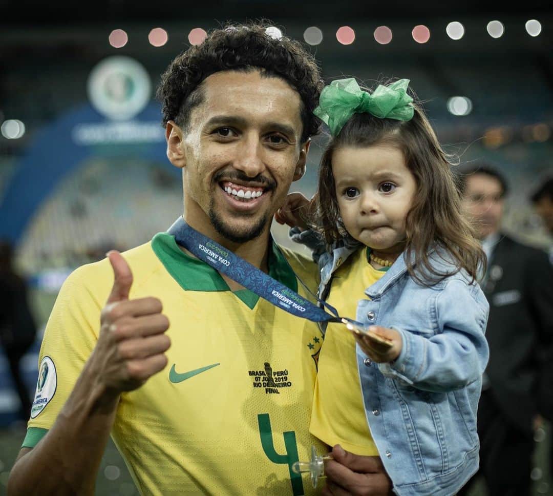 マルコス・アオアス・コレアのインスタグラム：「É campeãoooooo! 🏆#BrasilNoTopoDaAmerica 🇧🇷」