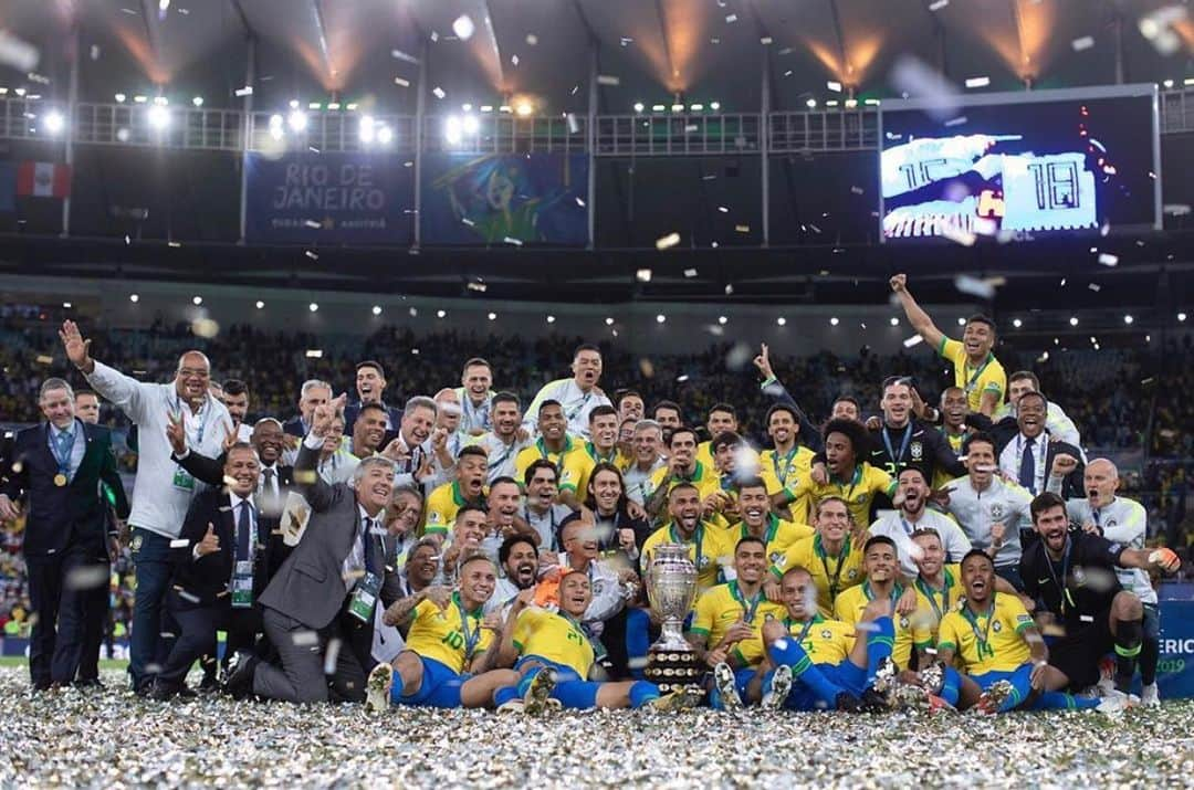 クラウディオ・タファレルさんのインスタグラム写真 - (クラウディオ・タファレルInstagram)「Campeões!!! 🇧🇷🏆」7月8日 10時30分 - taffareloriginal