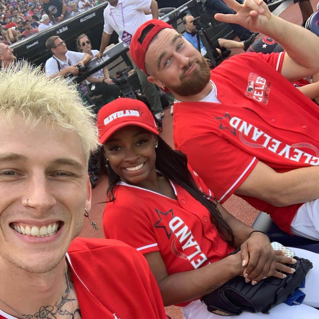 Young Gunnerさんのインスタグラム写真 - (Young GunnerInstagram)「ayyyyyy!! ... home run for the city!! 🤯🤣🙌🏽 @mlb #AllStarWeekend」7月8日 10時37分 - machinegunkelly