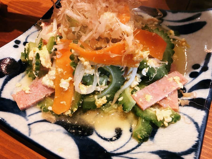 崎本ゆかりさんのインスタグラム写真 - (崎本ゆかりInstagram)「🐖🥒🐖🥒🐖 . . 食べるのに夢中で撮り忘れ多数w #赤瓦#あかがーら#あぐー豚#しゃぶしゃぶ#沖縄料理#美味#予約必須#人気店#女子旅#弾丸旅行#仲良し#楽しい#沖縄#思い出 #okinawa#trip#instatrip#fun#happy#dinner#memories」7月8日 20時04分 - yukariiiin5