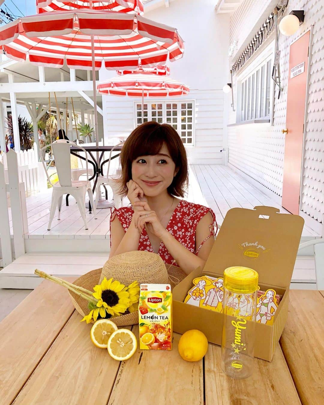 水野佐彩さんのインスタグラム写真 - (水野佐彩Instagram)「・ リプトンの500mlパックのレモンティー🍹は 私の中で中高時代の思い出の味💕 毎朝買ってから学校に行ってたな〜☺️ 今回は話題の映えスポットthe Beachでリプトン🧡⛱ ビーチで ピクニックBBQで お祭りで...🎐 今年の夏は たくさんのシーンで リプトン500mlを持っていって楽しみたいな🍹🌻 今 夏のキャンペーン中❣️ 自分でデザインできるタンブラーが入った ギフトボックスが当たるとのことなので ぜひみなさまチェックしてください💛🧡❤️ #夏とfruitintea #夏リプトン #森永乳業 #lipton #PR #リプトンフルーツインティー #レモンティー #ビーチ #thebeach #ビーチコーデ  @lipton_cp2019」7月8日 20時14分 - saaya_mizuno