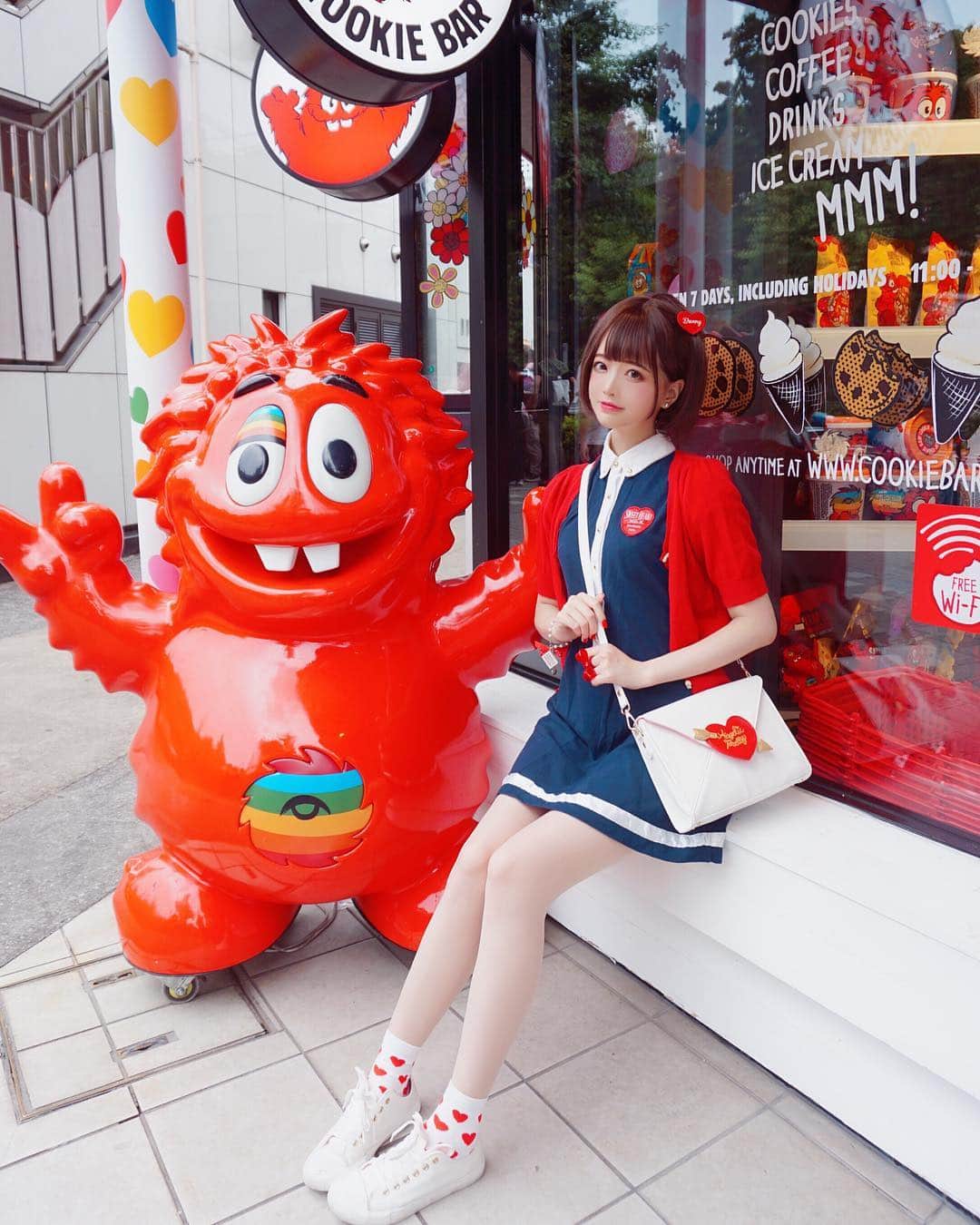 Chikako千佳子さんのインスタグラム写真 - (Chikako千佳子Instagram)「Cookie Bar 🍪 #cookietime #cookiebar #harajuku #原宿 #milkfashion #angelicpretty」7月8日 20時22分 - cindychikako