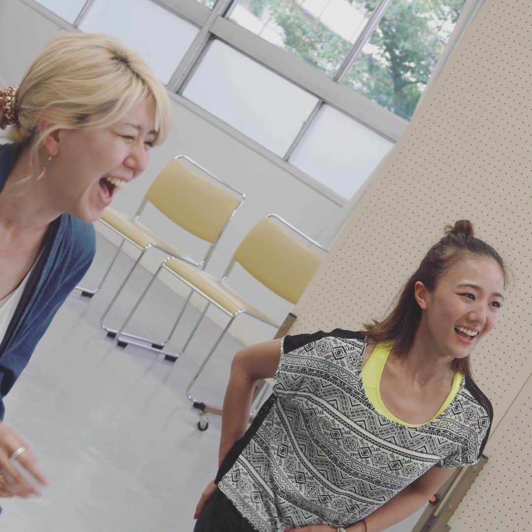 真崎ゆかさんのインスタグラム写真 - (真崎ゆかInstagram)「演劇に関してはまだ駆け出しですが、舞台を経験するたびにどんどん演劇が好きになってきてます😊✨ ・ 舞台の上では時間も空間も無限なのです。 宇宙にだって行けるしカラスにもなれる。 ・ 表現することが楽しい。 ・ そして毎回、共演者の方たちから色んな個性や表現を見させてもらってます。 今回もまたとても面白い方たちばかりで、日々の稽古を120%力を振り絞って、120％楽しんでます✨ ・ 脚本の面白さと演者さんの面白さが合わさって、もっともっと面白くてカッコいい作品になればいいなと、私も日々奮闘中です💪 ・ 迫力のあるとっても面白い作品となると思いますので、ぜひぜひ観に来て下さったら嬉しいです！！！💕 ・ ・ うつつのしかく第一回公演 『怪盗乱魔』 作　野田秀樹 演出　秋草瑠衣子 ・ 【日程】 ７月１９日（金）  １９時 ２０日（土）  １４時／１９時 ２１日（日）  １２時／１７時 全５回公演 ・ 【チケット】 前売り4000円　当日　4500円 ※当日のご精算となります。 https://www.quartet-online.net/ticket/utsutsunoshikaku?m=0chieaj ・ 【劇場】ザムザ阿佐谷 JR中央線 阿佐ヶ谷駅 北口より徒歩5分 http://www.laputa-jp.com/mapaccess.html ・ ・ #うつつのしかく #第一回公 #怪盗乱魔 #野田秀樹さん #ザムザ阿佐ヶ谷 #演劇 #舞台 #白倉裕二 #秋草瑠衣子 #橋本ゆりか #的場祐太 #後東ようこ #土肥麻衣子 #真崎ゆか #河合祥子 #沼田憲司 #松本誠 #参川剛史」7月8日 20時30分 - masakiyuka