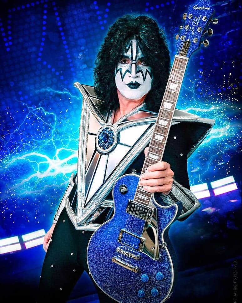 KISSさんのインスタグラム写真 - (KISSInstagram)「The Tommy Thayer Electric Blue Les Paul is available now for all KISS shows (starting Aug 6th in Sunrise, FL). To order stage-played package go to: https://t.co/HZizlXW4N6」7月8日 20時30分 - kissonline
