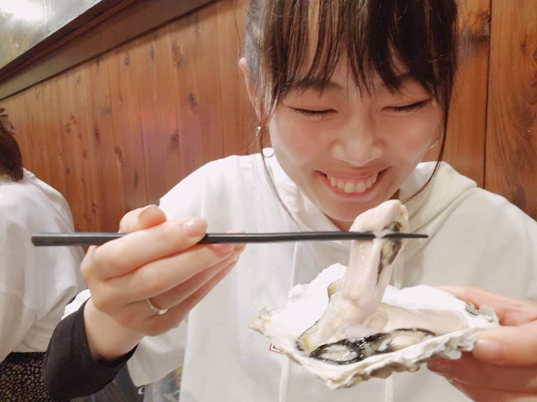 千鶴さんのインスタグラム写真 - (千鶴Instagram)「. 帰ってきて2週間以上ぶりのトレーニング！ 宿題トレーニングのおかげかな？ 測定数値がよくて一安心😍  色んなプロテインを試して好みを探してます！  久々のトレーニングはやばかった！ 自分の声に自分で驚いて トレーナーさんと爆笑しました😂  昨日の貝や日本酒おいひかった❤  #パーソナルトレーニング #ひばり整骨院  #女性トレーナー #相模原 #矢部  #トレーニング #糖質制限  #プロテイン #プロテインタイム #本日のプロテイン #おすすめのプロテイン教えてください #筋トレ女子  #待ってろ腹筋 #待ってろ背筋 #諦めない心 #負けない心 #こんちくしょ #自分の声に驚く」7月8日 20時31分 - chiduru9898
