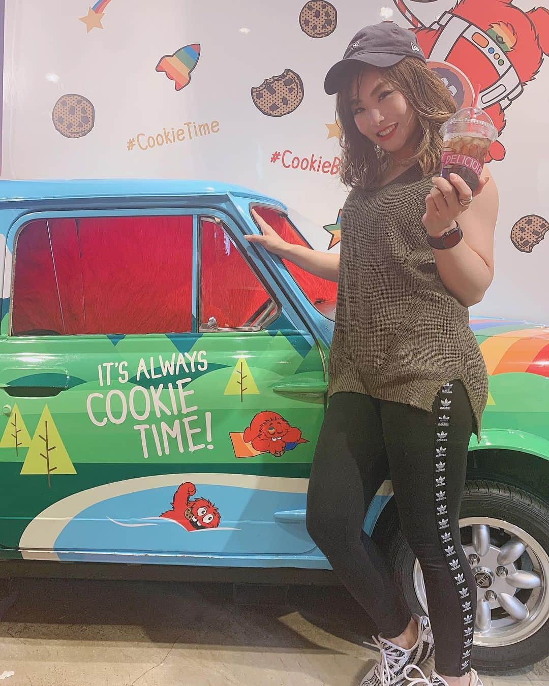 柳本絵美さんのインスタグラム写真 - (柳本絵美Instagram)「. . @cookietime.jp 🍦🍫🍪💕 今日は最高のチートデー😘👏✨ 週1回は好きなもの食べてます🙋‍♀️ご褒美大切！🌈 . #cookietime#cookiedough#harajuku#sweets#cheatday」7月8日 20時31分 - emiyanagimoto