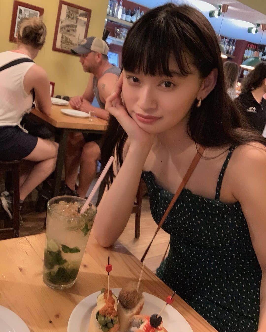 shihori.kathleenのインスタグラム：「. . mojito 🌿😴 . いまからパエーリャ🥘スペインにいるーよ」