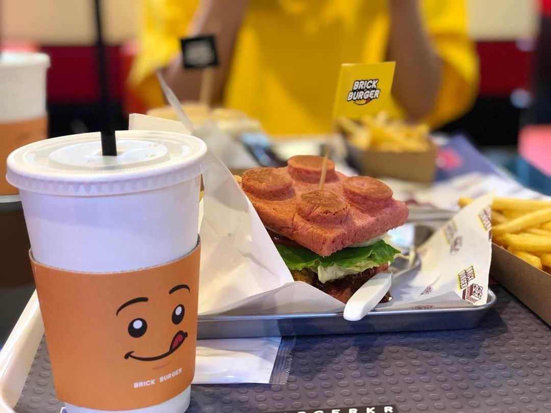 ヨンジュン さんのインスタグラム写真 - (ヨンジュン Instagram)「#190708 #🍔🍟」7月8日 20時46分 - windboy511