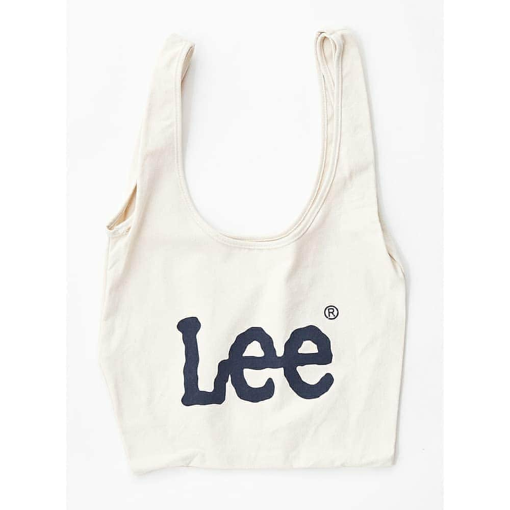 ジーンズメイトさんのインスタグラム写真 - (ジーンズメイトInstagram)「#lee #bag #sale #summer  人気のシンプルなLee［リー］ロゴを使用した別注アイテム✨✨ A4サイズが楽々入るほど容量たっぷり❤️ エコバックのように折りたたんで持ち歩けるので荷物が多くなった時など役立つアイテム👍 ※サマーセール50%off ・ #ジーンズメイト #jeansmate  #キャンバスバッグ #トートバッグ #ロゴトート #エコバッグ #サマーセール  #50％OFF #お買い得 #ブランド #人気 #ユニセックス」7月8日 20時47分 - jeans_mate