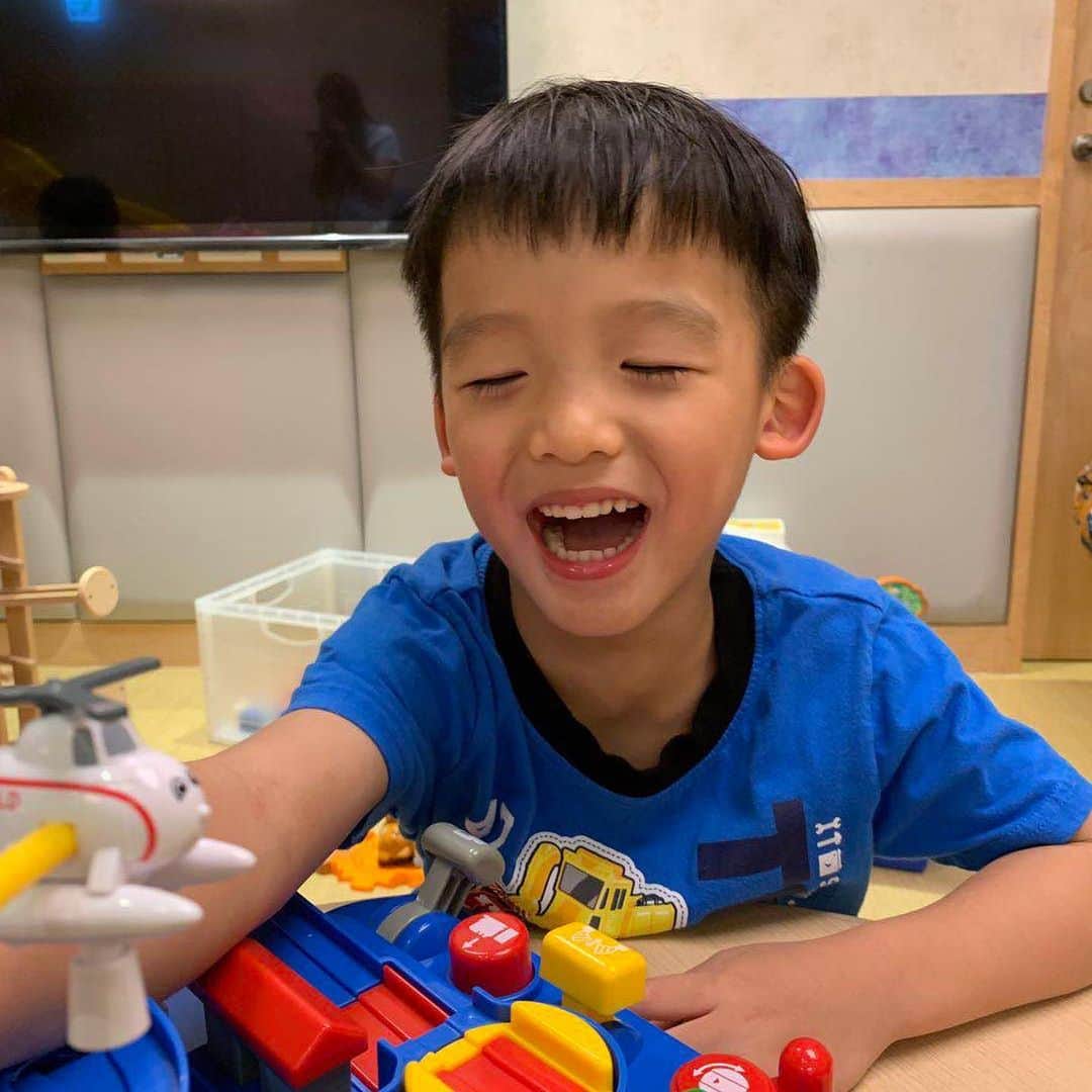 ファン・ウェイチーさんのインスタグラム写真 - (ファン・ウェイチーInstagram)「Mommy’s coming home my boys 🥰🥰🥰」7月8日 21時09分 - fanfan