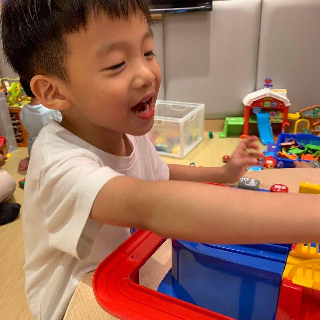 ファン・ウェイチーさんのインスタグラム写真 - (ファン・ウェイチーInstagram)「Mommy’s coming home my boys 🥰🥰🥰」7月8日 21時09分 - fanfan
